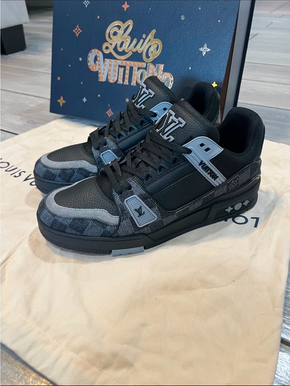 Louis Vuitton Men’s trainer  sneaker